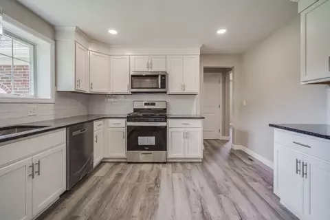 Kitchen - 1424 Plumtree Rd, Springfield, MA 01119 photo 3 of 4