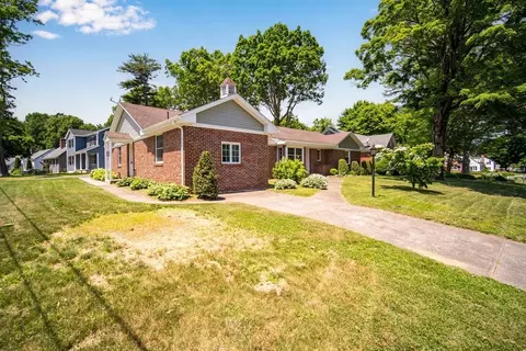 Exterior - 1424 Plumtree Rd, Springfield, MA 01119 photo 6 of 9