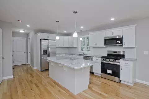 50 Wilton, Springfield, MA 01119 photo 4