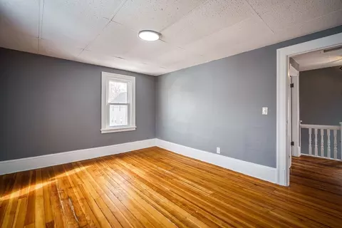 58 Bevier St, Springfield, MA 01107 photo 5