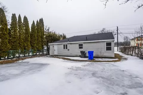 Exterior - 88 Price St, Springfield, MA 01104 photo 3 of 4