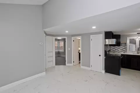 Entry Way - 88 Price St, Springfield, MA 01104 photo 1 of 1