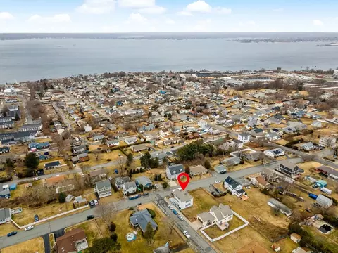 228 Bayview St, Fall River, MA 02724 photo 4