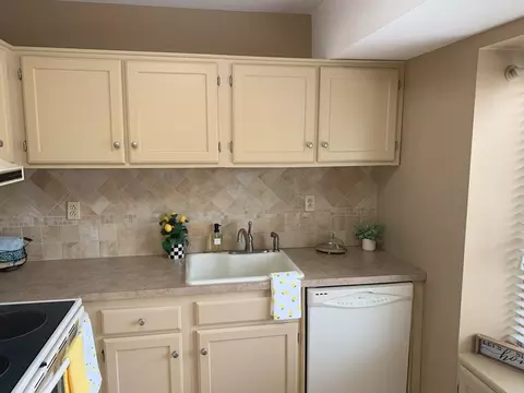 114 Nassau Dr #114, Springfield, MA 01129 photo 8