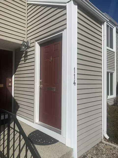 114 Nassau Dr #114, Springfield, MA 01129 photo 2