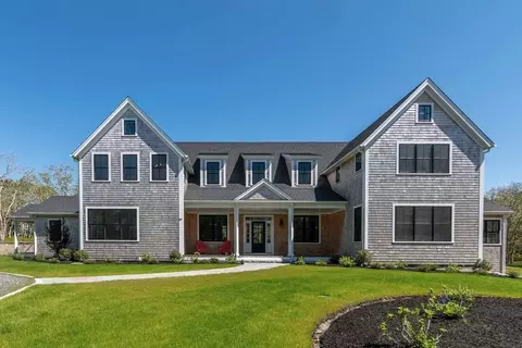 Exterior - 69 Division Rd, Edgartown, MA 02539 photo 2 of 5