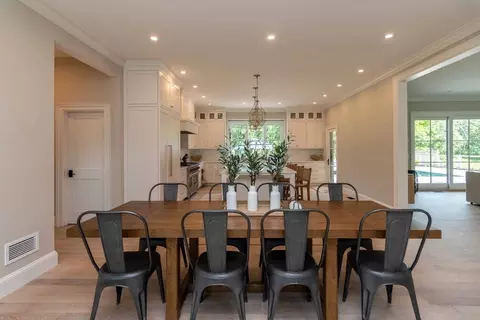 Dining - 69 Division Rd, Edgartown, MA 02539 photo 3 of 4