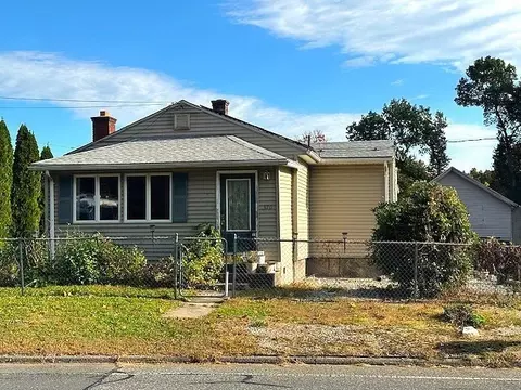 370 Chapin St, Ludlow, MA 01056