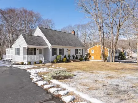 200 Dillon Ln, Swansea, MA 02777