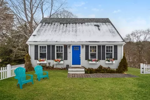 63 Wareham St, Middleboro, MA 02346