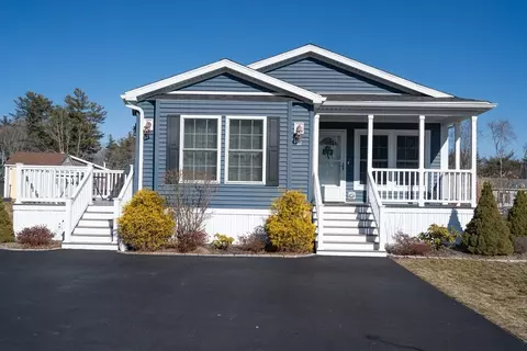 81 Linsay Dr, Raynham, MA 02767