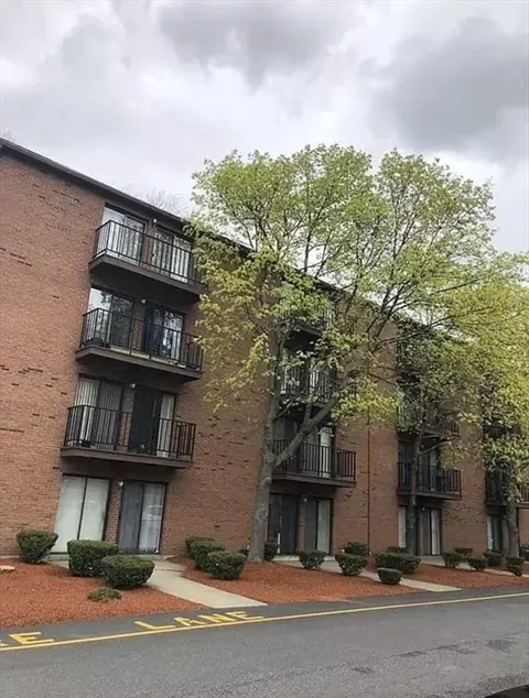 327 Plantation St #317, Worcester, MA 01604