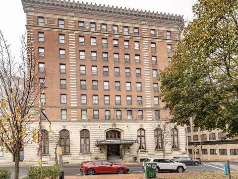 140 Chestnut St #308, Springfield, MA 01103