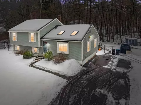 33 Clinton Rd, Sterling, MA 01564