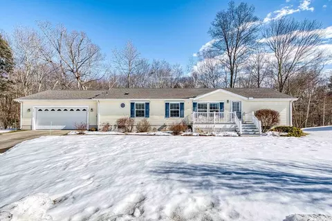 32 Modena Cir, Westfield, MA 01085