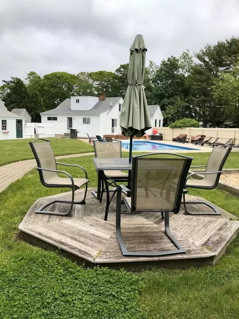 1 Locust St, Hyannis, MA 02601 photo 3