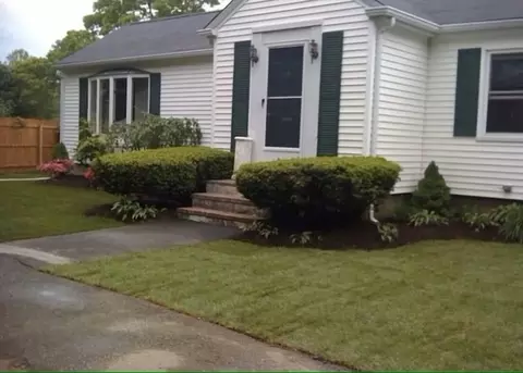 1 Locust St, Hyannis, MA 02601 photo 9