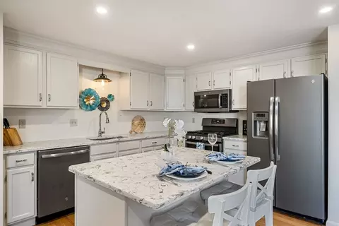 39 Willow Pond Dr #39, Rockland, MA 02370