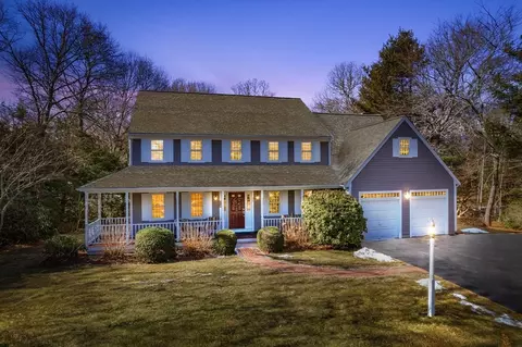 37 Highfield Dr, Sandwich, MA 02563