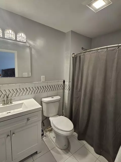 Bath - 466 Park Ave, Worcester, MA 01610 photo 9 of 9