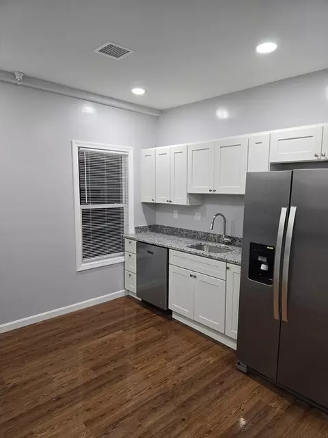 Kitchen - 466 Park Ave, Worcester, MA 01610 photo 4 of 10