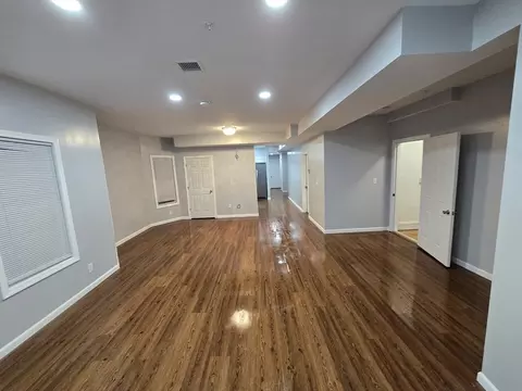 Living - 466 Park Ave, Worcester, MA 01610 photo 6 of 9