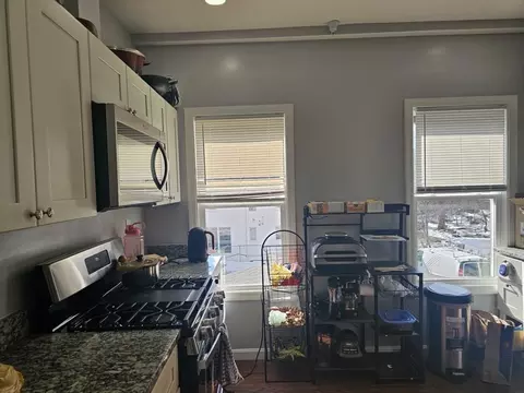 Kitchen - 466 Park Ave, Worcester, MA 01610 photo 6 of 10