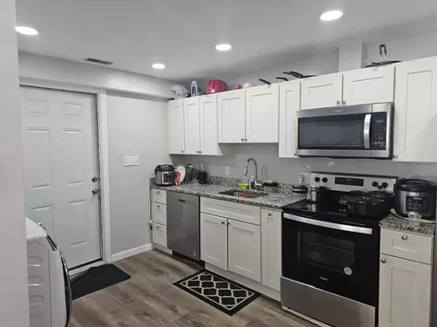 Kitchen - 466 Park Ave, Worcester, MA 01610 photo 2 of 10