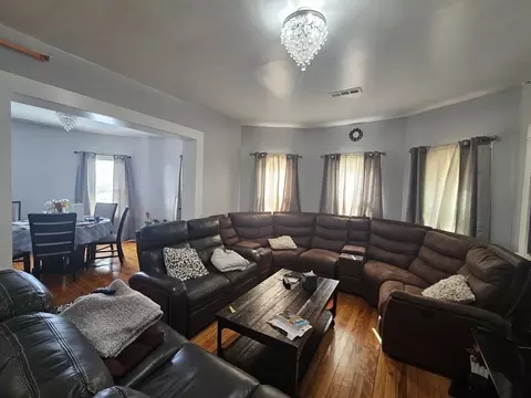 Living - 466 Park Ave, Worcester, MA 01610 photo 9 of 9