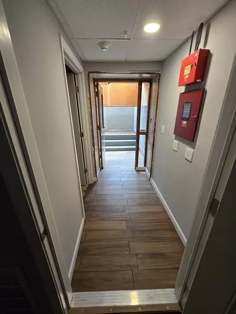 Entry Way - 466 Park Ave, Worcester, MA 01610 photo 8 of 8