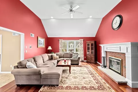 45 Culloden Dr, Canton, MA 02021 photo 9