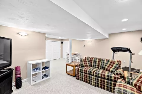 45 Culloden Dr, Canton, MA 02021 photo 29