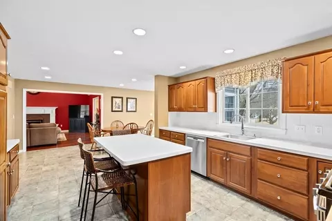45 Culloden Dr, Canton, MA 02021 photo 5