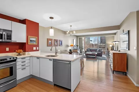2 Earhart St #413, Cambridge, MA 02141