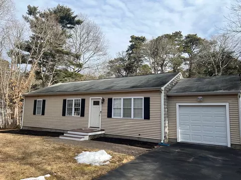 52 Chartwell Dr, Bourne, MA 02532