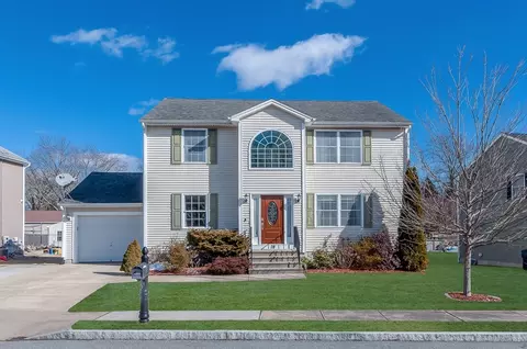 24 Ambergris Ln, New Bedford, MA 02740
