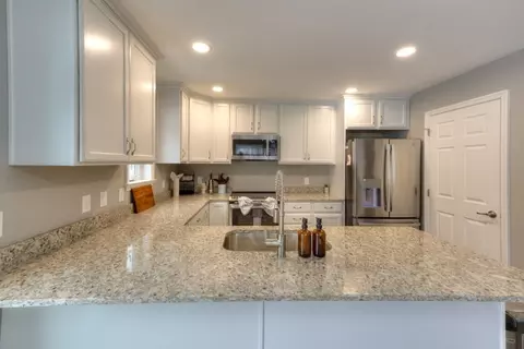 24 Apthorp St, Worcester, MA 01606 photo 11
