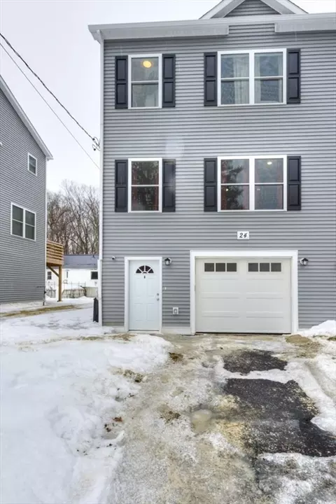 24 Apthorp St, Worcester, MA 01606 photo 3