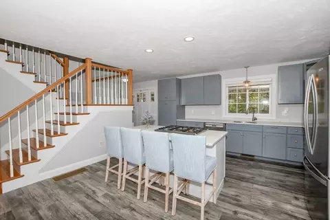 28 Wareham St, Marion, MA 02738 photo 9