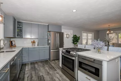 28 Wareham St, Marion, MA 02738 photo 12