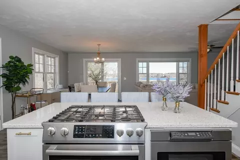 28 Wareham St, Marion, MA 02738 photo 10