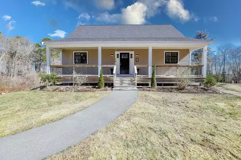 28 Wareham St, Marion, MA 02738