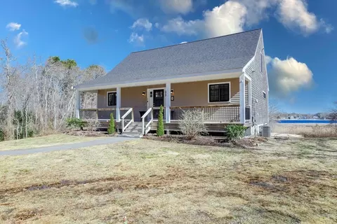 28 Wareham St, Marion, MA 02738 photo 3