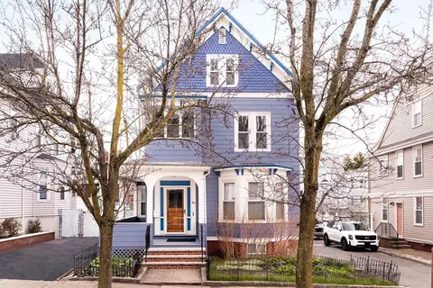 49 Dartmouth St #2, Somerville, MA 02145