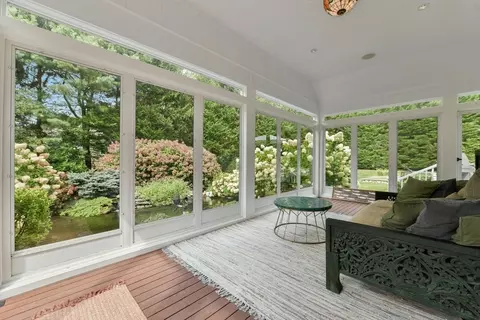 Exterior - 1460 S County Rd, Barnstable, MA 02655 photo 2 of 10