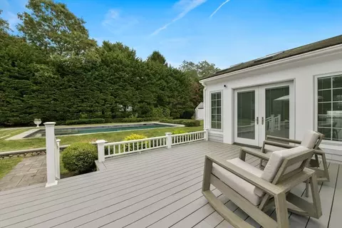 Exterior - 1460 S County Rd, Barnstable, MA 02655 photo 9 of 10