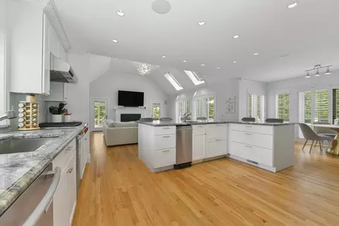 Kitchen - 1460 S County Rd, Barnstable, MA 02655 photo 2 of 4