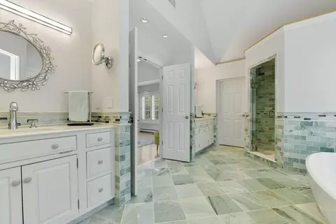 Bath - 1460 S County Rd, Barnstable, MA 02655 photo 1 of 4