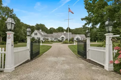 Exterior - 1460 S County Rd, Barnstable, MA 02655 photo 3 of 10