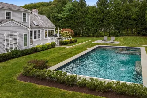 Exterior - 1460 S County Rd, Barnstable, MA 02655 photo 8 of 10